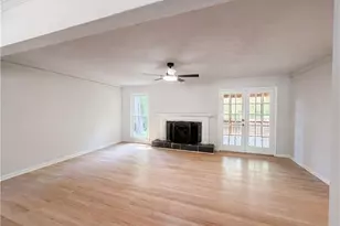 1033 Chestnut Hill Cir SW, Marietta, GA 30064 - Photo 3