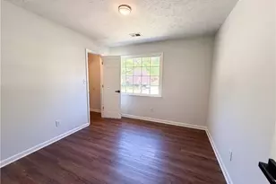 1033 Chestnut Hill Cir SW, Marietta, GA 30064 - Photo 9