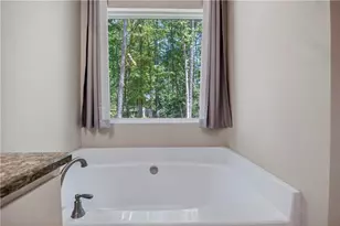 584 Tuxedo Dr, Commerce, GA 30530 - Photo 17