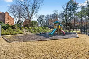 14 Bassett Hall Pl NW, Atlanta, GA 30318 - Photo 29