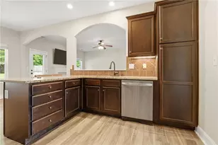 6 Thomaston St, Newnan, GA 30263 - Photo 27