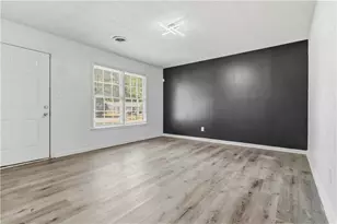 400 Cedar Wood Ct, Atlanta, GA 30349 - Photo 9