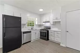 400 Cedar Wood Ct, Atlanta, GA 30349 - Photo 13