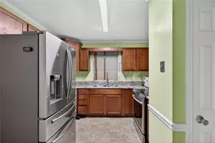 1315 Oakengate Dr, Stone Mountain, GA 30083 - Photo 9