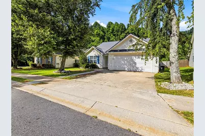 821 Freedom Walk, Locust Grove, GA 30248 - Photo 3