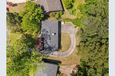 1424 Christmas Lane NE, Atlanta, GA 30329 - Photo 41