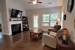 6867 Flagstone Wy, Flowery Branch, GA 30542 - Photo 3