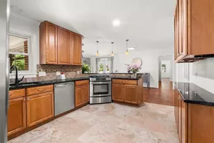 1497 Holly Ln NE, Atlanta, GA 30329 - Photo 3