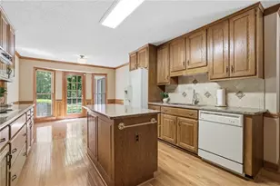 205 Saddle Creek Dr, Roswell, GA 30076 - Photo 13