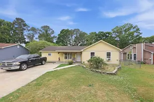 10391 Wrens Dr, Jonesboro, GA 30238 - Photo 9