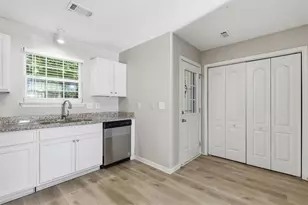 1732 Old Dogwood, Jonesboro, GA 30238 - Photo 13
