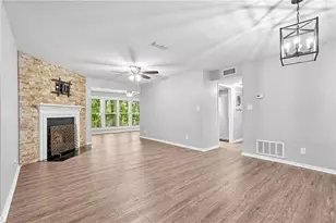 3019 Canyon Point Cir, Roswell, GA 30076 - Photo 3