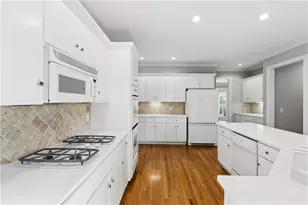 520 Redding View Ct, Sandy Springs, GA 30328 - Photo 7