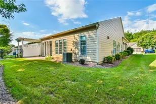 6218 Longleaf Dr, Hoschton, GA 30548 - Photo 3