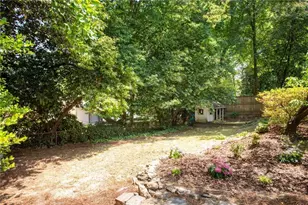 1825 Greystone Rd NW, Atlanta, GA 30318 - Photo 35