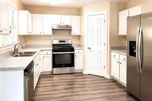 429 Village Bluff Dr, Lawrenceville, GA 30046 - Photo 7