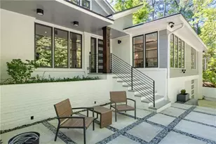 538 Spring Valley Rd NW, Atlanta, GA 30318 - Photo 3