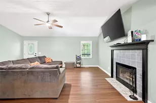 386 Ridgewood Dr, Pendergrass, GA 30567 - Photo 9