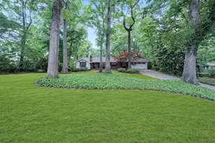 5592 Colton Dr, Atlanta, GA 30342 - Photo 3