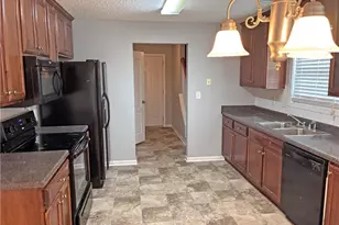 317 Peachtree Cir, Hampton, GA 30228 - Photo 9