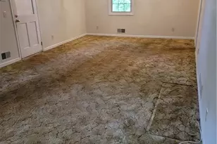 2212 Colonial Cir, Gainesville, GA 30501 - Photo 3