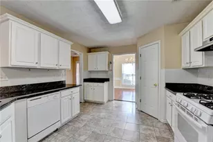 1155 Livery Cir, Lawrenceville, GA 30046 - Photo 9