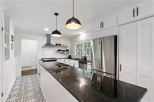 6748 Brandon Mill Rd, Sandy Springs, GA 30328 - Photo 15