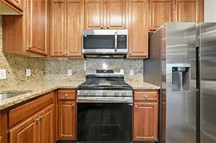 799 Hammond Dr, Atlanta, GA 30328 - Photo 17