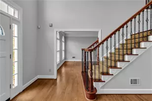 1085 Castle Pointe Ln, Grayson, GA 30017 - Photo 3