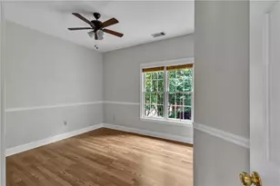1085 Castle Pointe Ln, Grayson, GA 30017 - Photo 13
