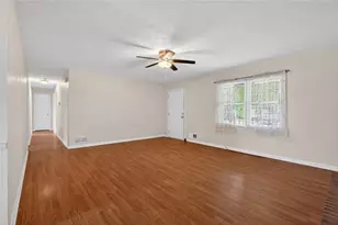 2810 Crystal Brooke Ln, Snellville, GA 30078 - Photo 3