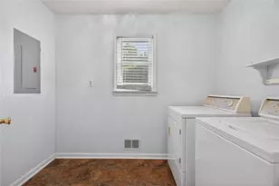 2810 Crystal Brooke Ln, Snellville, GA 30078 - Photo 5