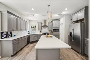 4810 Highland Lake Dr, Atlanta, GA 30349 - Photo 9