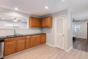 1871 E Farris Ave E, Atlanta, GA 30344 - Photo 9