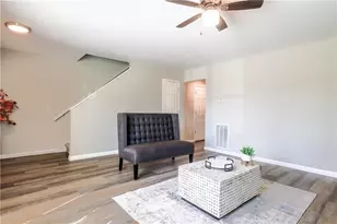 5823 Strathmoor Manor Cir, Lithonia, GA 30058 - Photo 3