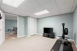 935 Ivy Falls Dr, Sandy Springs, GA 30328 - Photo 47