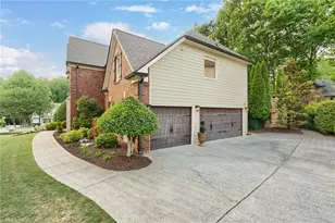 3890 Bridle Ridge Dr, Suwanee, GA 30024 - Photo 5