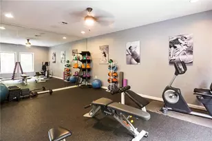 6873 Peachtree Dunwoody Rd, Atlanta, GA 30328 - Photo 17