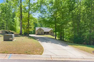 675 Oconee Ln, Commerce, GA 30529 - Photo 1