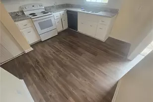 2080 Kings Gate Circle, Snellville, GA 30078 - Photo 5