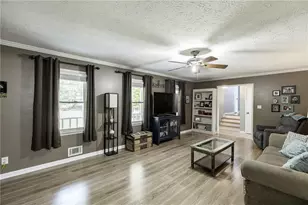 2549 Kings Pistol Ct, Grayson, GA 30017 - Photo 7