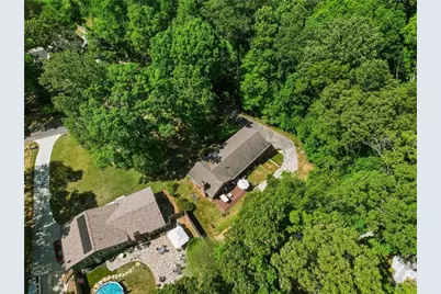 242 Lake Somerset Drive NW, Marietta, GA 30064 - Photo 9