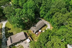 242 Lake Somerset Dr NW, Marietta, GA 30064 - Photo 9
