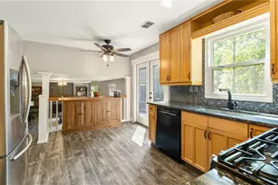5648 Shawn Terrace, Peachtree Corners, GA 30092 - Photo 9