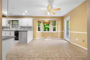 4520 Forest Green Dr, Sugar Hill, GA 30518 - Photo 7