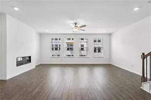 623 Oak Blf Dr, Cumming, GA 30040 - Photo 3