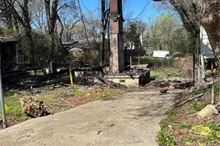 1253 Gus Thornhill Jr Dr, East Point, GA 30344 - Photo 3