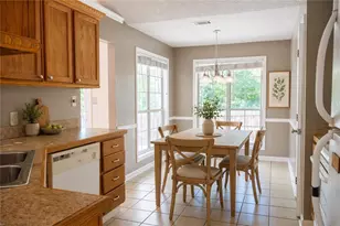 630 Forrest Retreat, Sugar Hill, GA 30518 - Photo 5