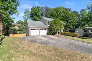 3057 Bunker Hill Cir, Marietta, GA 30062 - Photo 3
