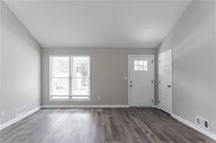 2466 Fairway Cir SW, Atlanta, GA 30331 - Photo 9